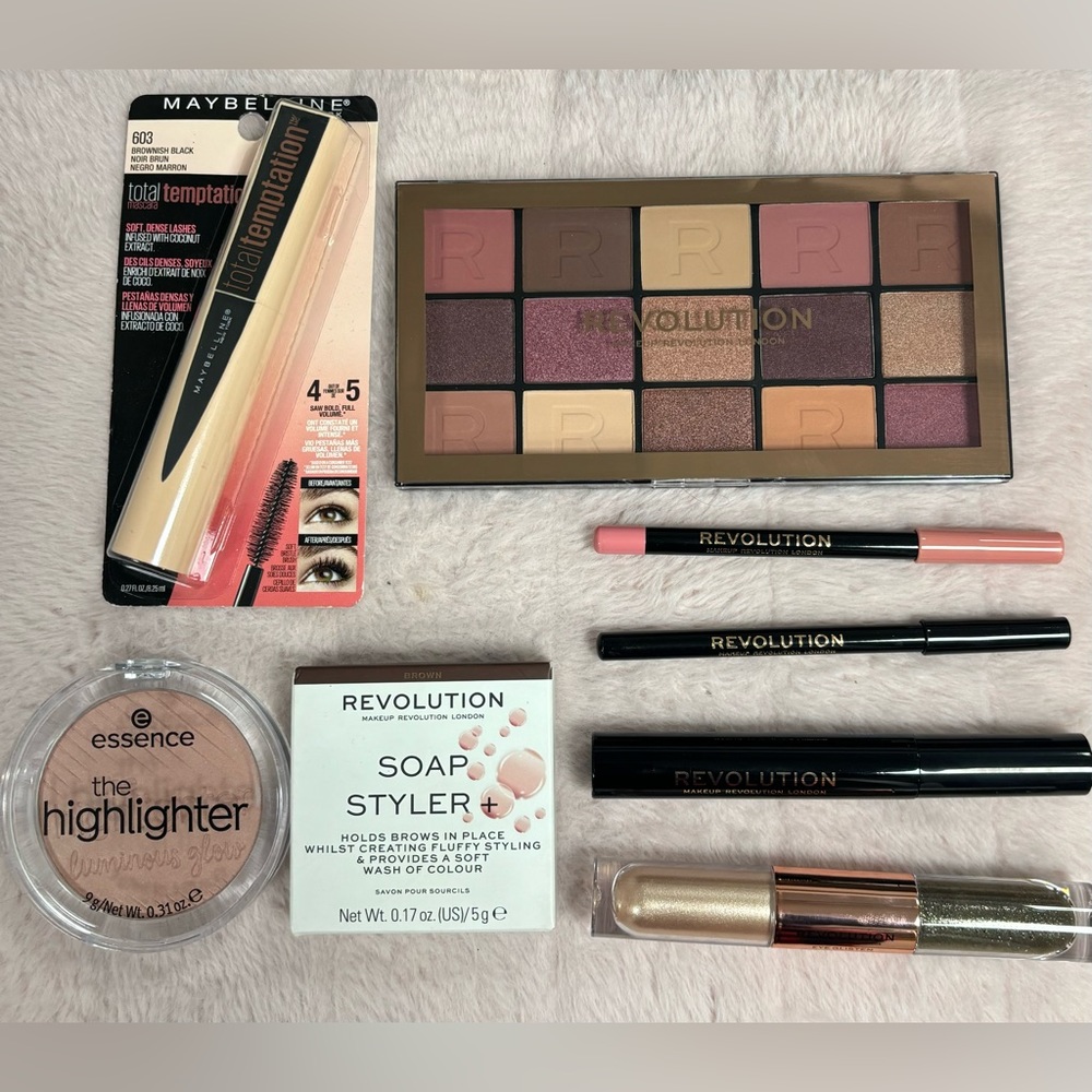 MAKEUP BUNDLE NEW!